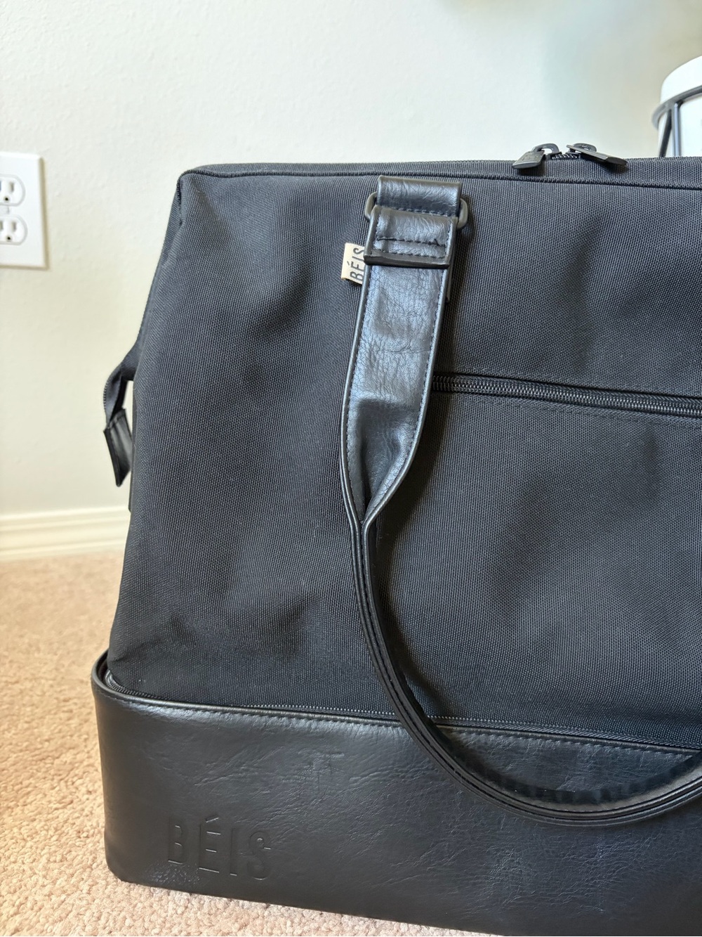 Beis Weekender Travel Bag - Picture 2 of 7